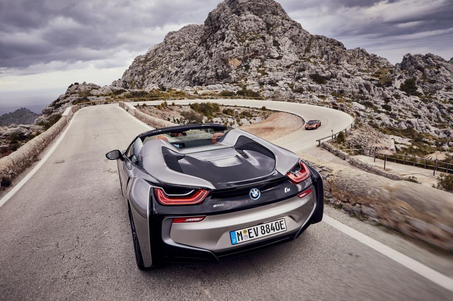  BMW i8 Roadster (I15) 2018 года  (WW) (фото 47 из 198)